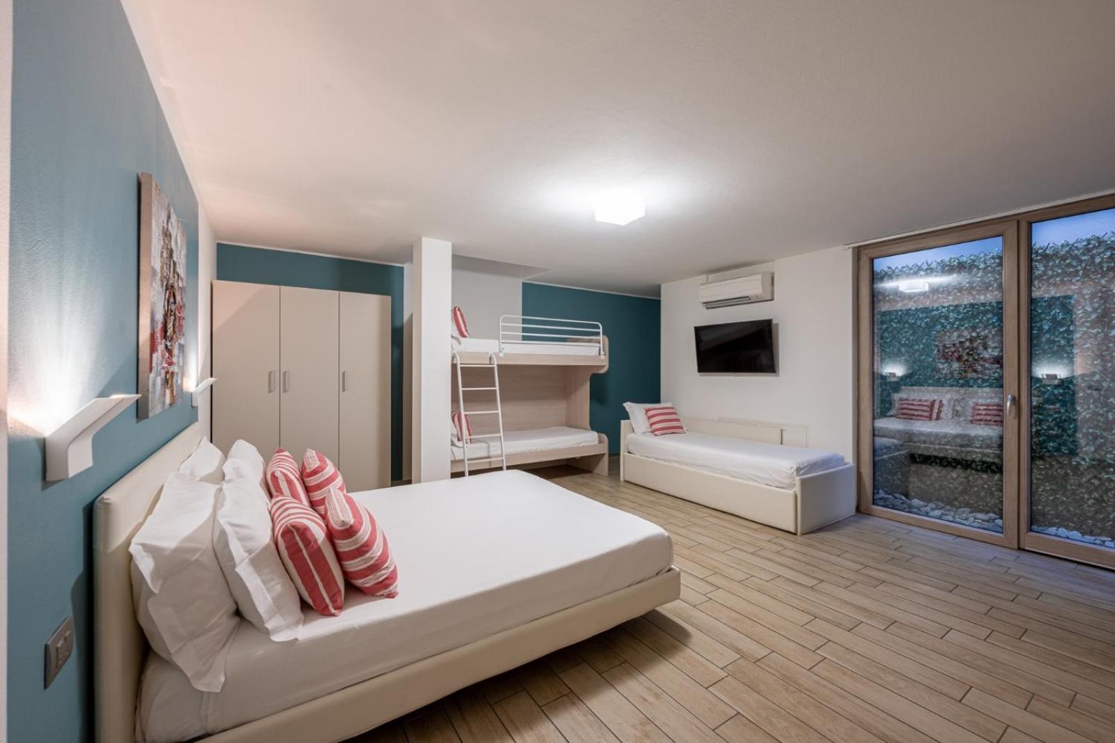 Bellagio Village- 4 Apartments By The Lake - Seasonal Warm Pool And Sauna Oliveto Lario Room photo